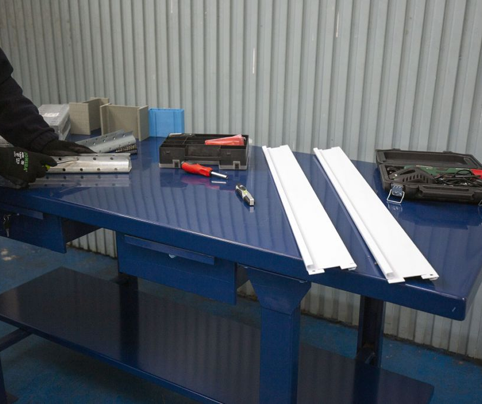 Mesas y bancos de trabajo